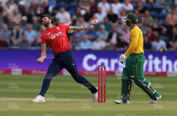 280722 - England v South Africa - IT20 - Reece Topley of England bowling