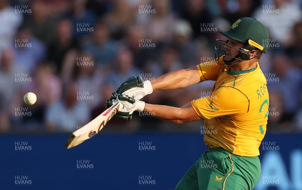 280722 - England v South Africa - IT20 - Rilee Rossouw of South Africa batting