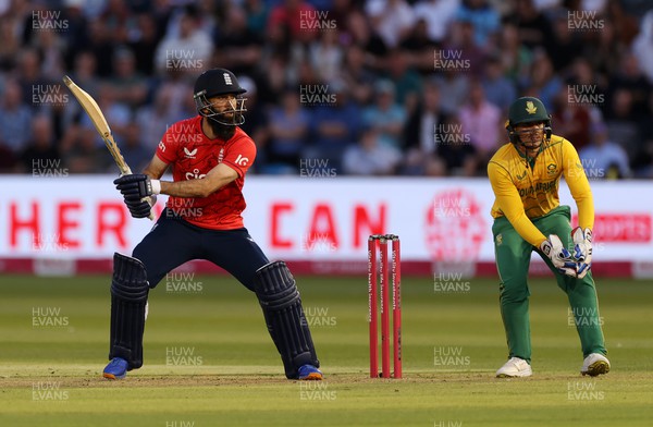 280722 - England v South Africa - IT20 - Moeen Ali of England batting