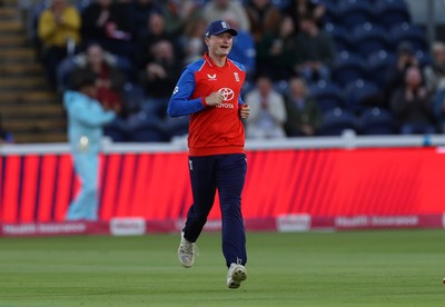 170926 - England v Sri Lanka - Men's Second International T20 - Aneurin Donald of England