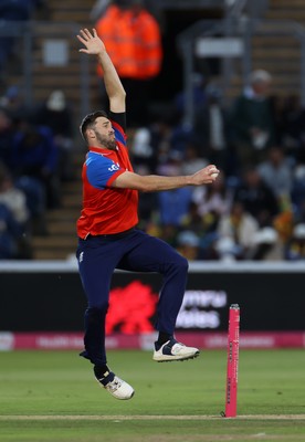 170926 - England v Sri Lanka - Men's Second International T20 - Jamie Overton of England
