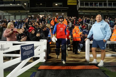 170926 - England v Sri Lanka - Men's Second International T20 - Aneurin Donald of England enters the field