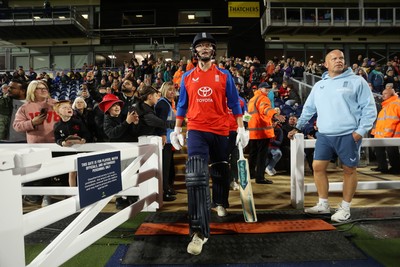 170926 - England v Sri Lanka - Men's Second International T20 - Aneurin Donald of England enters the field
