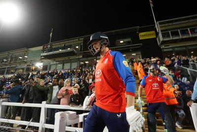 170926 - England v Sri Lanka - Men's Second International T20 - Aneurin Donald of England enters the field