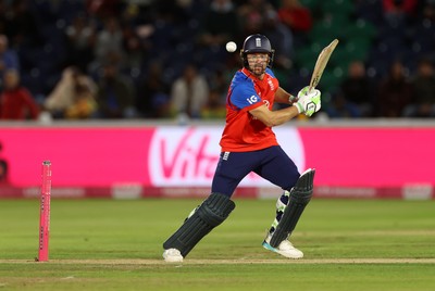 170926 - England v Sri Lanka - Men's Second International T20 - Jos Buttler of England batting