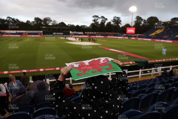 170926 - England v Sri Lanka - Men's Second International T20 - The rain falls at Sophia Gardens