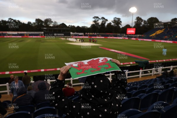 170926 - England v Sri Lanka - Men's Second International T20 - The rain falls at Sophia Gardens