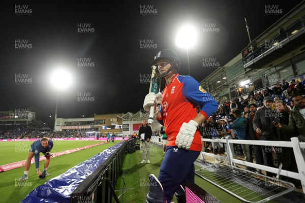 170926 - England v Sri Lanka - Men's Second International T20 - Aneurin Donald of England enters the field