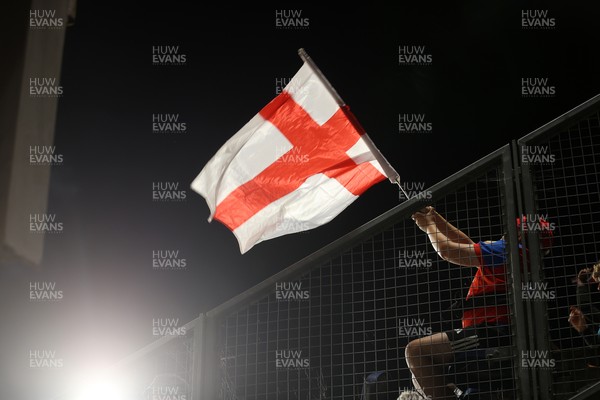 170926 - England v Sri Lanka - Men's Second International T20 - England flag is waved at Sophia Gardens