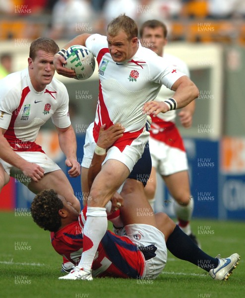 08.09.07 - England v USA - Rugby World Cup 2007 - France - England's Jamie Noon is tackled by USA's Vahafolau Esikia 