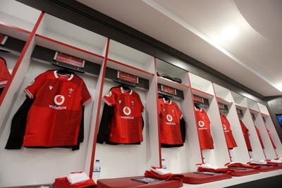 070226 - England v Wales - Guinness Six Nations - Wales dressing room before the game