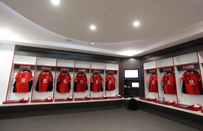 070226 - England v Wales - Guinness Six Nations - Wales dressing room before the game