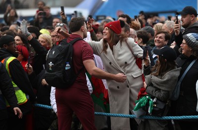 070226 - England v Wales - Guinness Six Nations - Mason Grady of Wales with family as he arrives