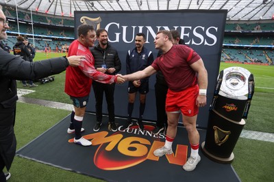 070226 - England v Wales - Guinness Six Nations - Jamie George of England and Dewi Lake of Wales during the coin toss