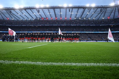 070226 - England v Wales - Guinness Six Nations - Wales sing the anthem