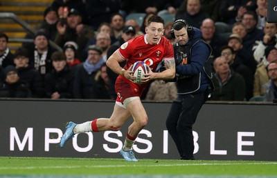 070226 - England v Wales - Guinness Six Nations - Josh Adams of Wales runs in to score a try