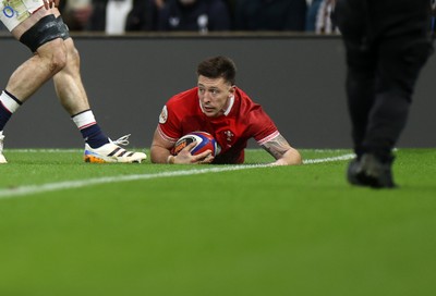 070226 - England v Wales - Guinness Six Nations - Josh Adams of Wales scores a try