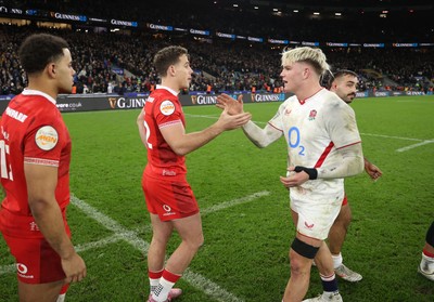 070226 - England v Wales - Guinness Six Nations - Kieran Hardy and Henry Pollock of England 