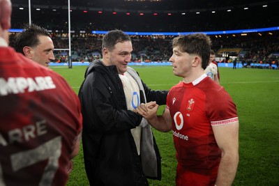 070226 - England v Wales - Guinness Six Nations - Jamie George of England and Dan Edwards of Wales at full time
