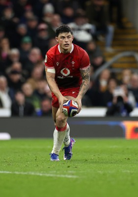 070226 - England v Wales - Guinness Six Nations - Louis Rees-Zammit of Wales 
