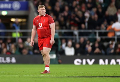 070226 - England v Wales - Guinness Six Nations - Rhys Carre of Wales 