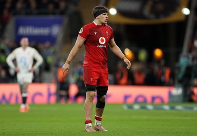 070226 - England v Wales - Guinness Six Nations - Alex Mann of Wales 