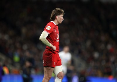 070226 - England v Wales - Guinness Six Nations - Ellis Mee of Wales 