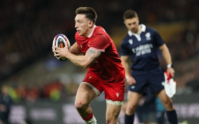 070226 - England v Wales, 2026 Guinness Six Nations - Josh Adams of Wales dives in to score try