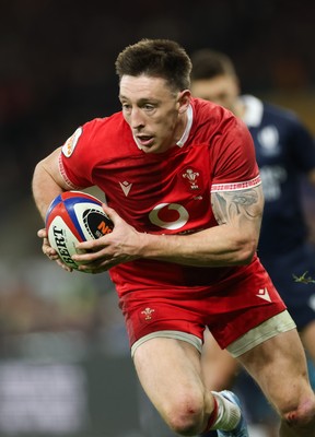 070226 - England v Wales, 2026 Guinness Six Nations - Josh Adams of Wales dives in to score try