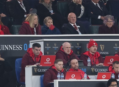 070226 - England v Wales, 2026 Guinness Six Nations - Welsh Rugby Union CEO Abi Tierney, left,  and President Terry Cobner watch the match