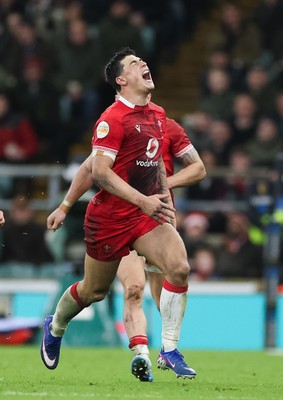 070226 - England v Wales, 2026 Guinness Six Nations - Louis Rees-Zammit of Wales reacts after he kicks the ball into touch
