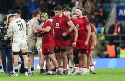 070226 - England v Wales, 2026 Guinness Six Nations - Wales players at the end of the match