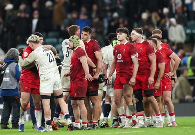 070226 - England v Wales, 2026 Guinness Six Nations - Wales players at the end of the match