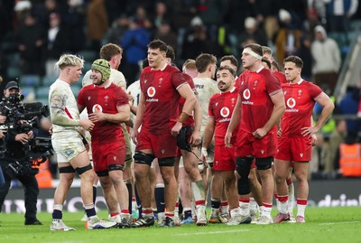 070226 - England v Wales, 2026 Guinness Six Nations - Wales players at the end of the match