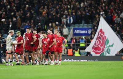070226 - England v Wales, 2026 Guinness Six Nations - Wales players at the end of the match