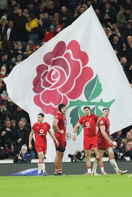070226 - England v Wales, 2026 Guinness Six Nations - Wales players lineup as England prepare to take a conversion