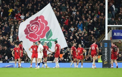 070226 - England v Wales, 2026 Guinness Six Nations - Wales players lineup as England prepare to take a conversion