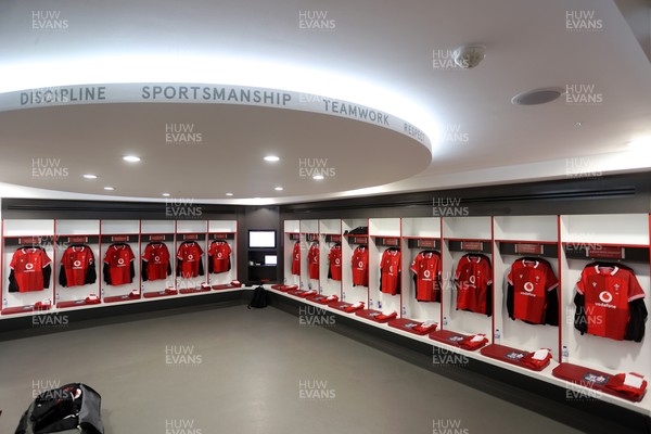 070226 - England v Wales - Guinness Six Nations - Wales dressing room before the game
