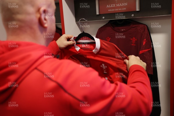 070226 - England v Wales - Guinness Six Nations - Wales dressing room before the game