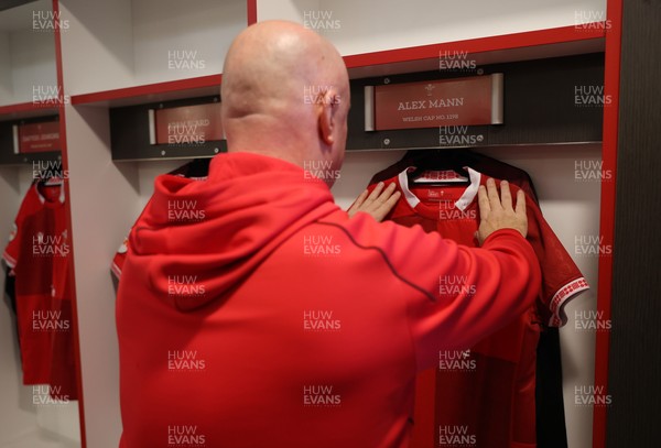 070226 - England v Wales - Guinness Six Nations - Wales dressing room before the game