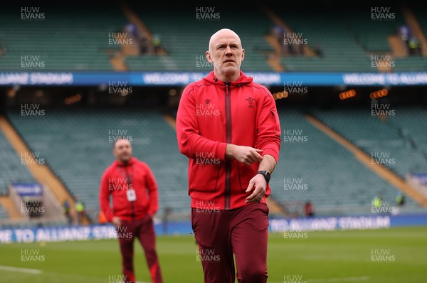 070226 - England v Wales - Guinness Six Nations - Wales Head Coach Steve Tandy 
