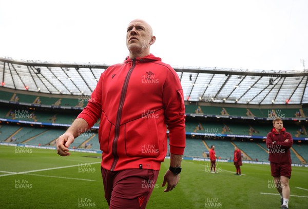 070226 - England v Wales - Guinness Six Nations - Wales Head Coach Steve Tandy 