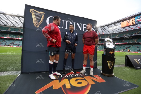070226 - England v Wales - Guinness Six Nations - Jamie George of England and Dewi Lake of Wales during the coin toss