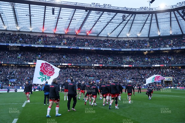 070226 - England v Wales - Guinness Six Nations - Wales run out onto the field