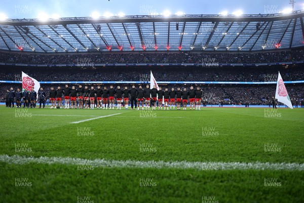 070226 - England v Wales - Guinness Six Nations - Wales sing the anthem