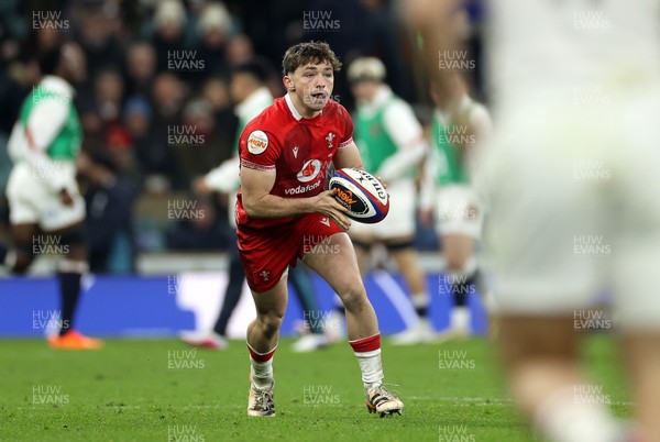 070226 - England v Wales - Guinness Six Nations - Dan Edwards of Wales 