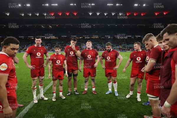 070226 - England v Wales - Guinness Six Nations - Dejected Wales at full time