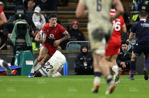 070226 - England v Wales - Guinness Six Nations - Louis Rees-Zammit of Wales 