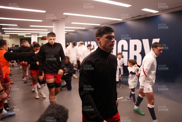 070226 - England v Wales - Guinness Six Nations - Louis Rees-Zammit of Wales 