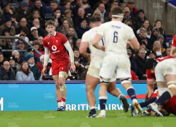 070226 - England v Wales - Guinness Six Nations - Ellis Mee of Wales 